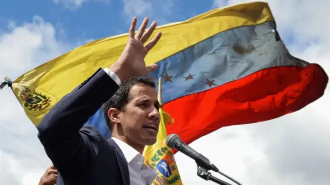 Pemimpin oposisi Venezuela, Juan Guaido, yang berusia 35 tahun, menyatakan dirinya sebagai presiden sementara negara tersebut.