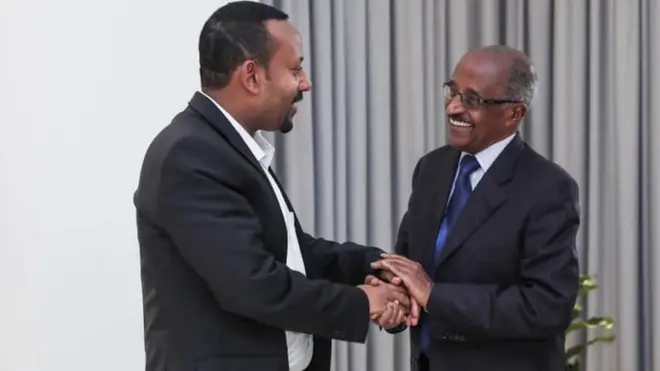 ቀዳማይ ሚኒስተር ኣብዪ ኣሕመድ (ጸጋም) ምስ ሚኒስተር ጉዳያት ወጻኢ ኤርትራ ኣቶ ዑስማን ሳልሕ (የማን)