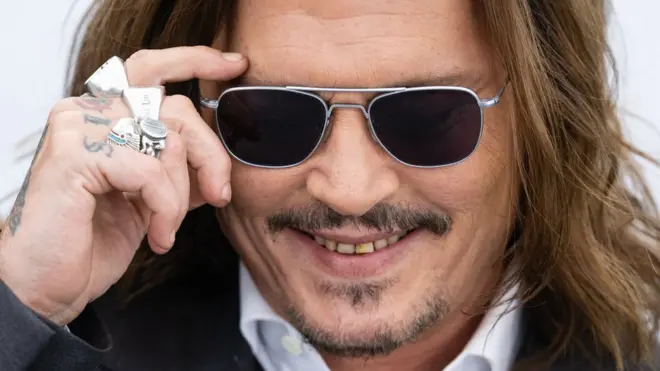 جوني ديب يحضر العرض الأول لفيلم "جين دو باري" في مهرجان كان السينمائي