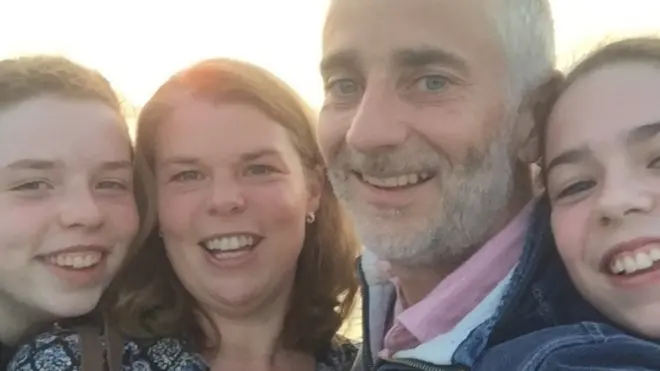 Џејмс са породицом