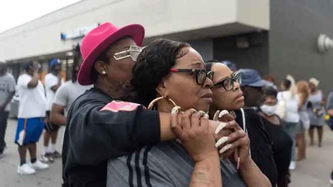 الشرطة قالت إن المشتبه به أجرى "استطلاعاً" للمنطقة في اليوم السابق لإطلاق النار