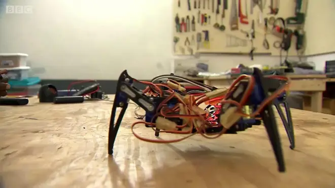 '전자 쓰레기'로 만든 발명품