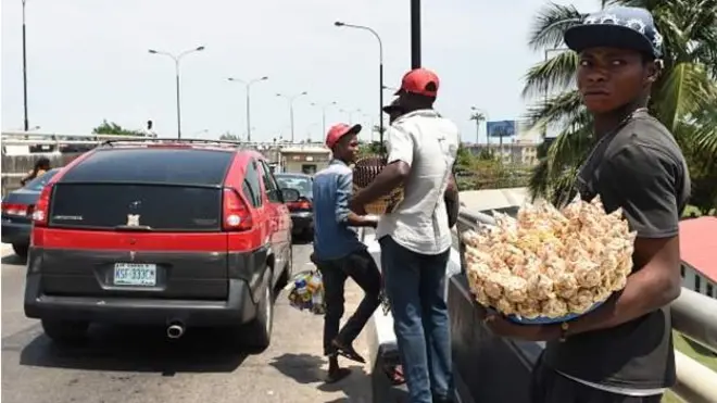 Dhaqaalaha Nigeria ayaa waxaa saameeyay