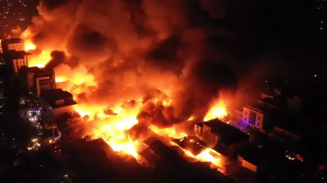 Dabka oo ku fiday suuqa