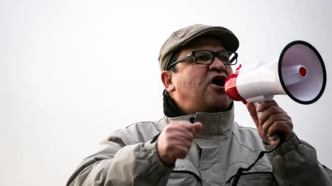 Вигилантизам је појава која се обично појављује у срединама огрезлим у корупцију и нефункционисању система