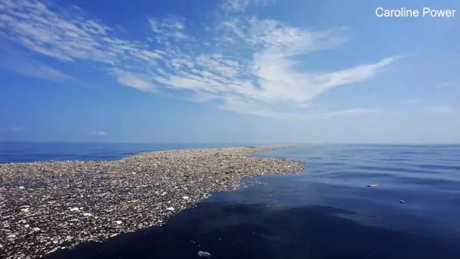 Гигантский мусорный "остров" из пластика обнаружен в Карибском море между Гондурасом и Гватемалой.