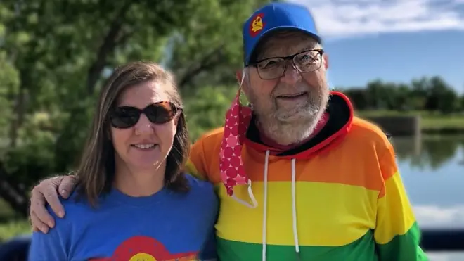 ผู้หญิงกับชายชรา