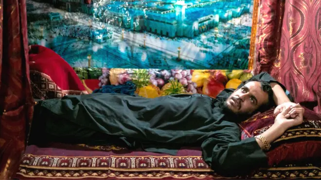 Un póster de Medina en una celda en la prisión de Pul e Charkhi.