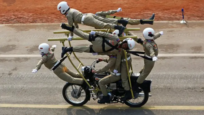 印度2018閲兵式上的表演，如同印度外交東南西北全面開弓。