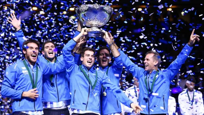 Argentina había intentado cuatro veces conseguir el título de Copa Davis, pero no había podido dar ese último punto en las finales.