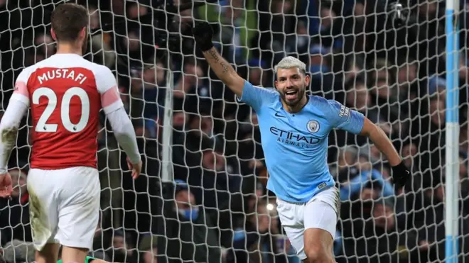 El futbolista argentino consiguió el 10º hat-trick de su carrera en la Premier League.