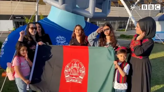 د کرېکټ نړیوال جام د سوپر ۱۲ پړاو په دویمه لوبه کې نن افغانستان او انګلنډ سره مخ دي. دا لوبه د اسټرالیا په پرت ښار کې کېږي.