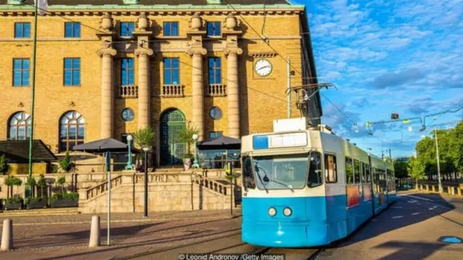 Kota terbesar kedua Swedia berambisi membuat seluruh transportasi publiknya bertenaga listrik pada 2030.