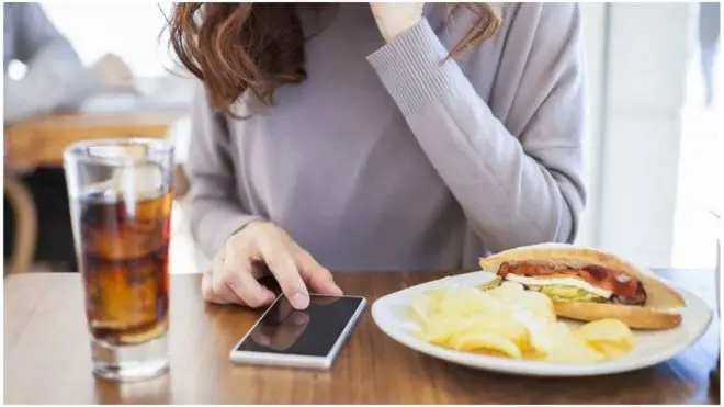 Ponsel ungkap tentang gaya hidup pemiliknya.