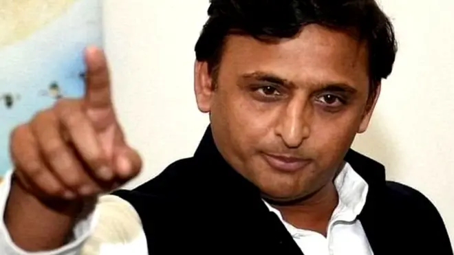 انتخابی کمیشن نے اپنے فیصلے میں کہا ہے کہ انتخابی نشان اور پارٹی کی صدارت پر ریاست اتر پردیش کے وزیر اعلی اکھیلیش یادو کا حق ہے