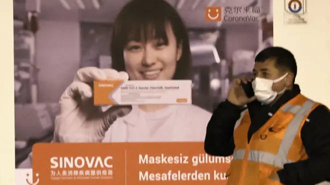 Раніше 50 млн доз цієї вакцини вирішила закупити Туреччина, 30 грудня перші 3 млн доз прибули в аеропорт Анкари