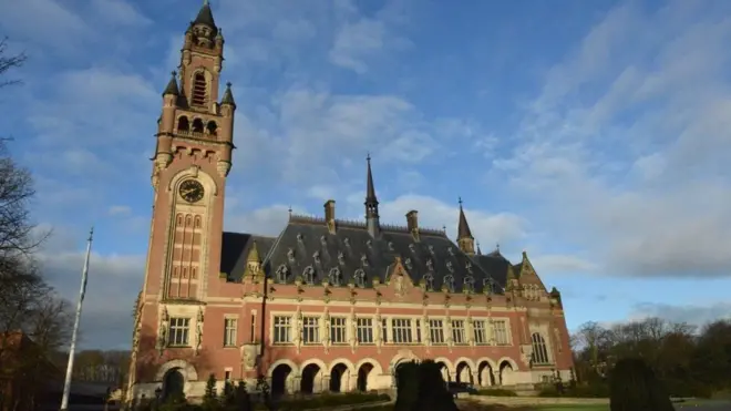 СУд частично удовлетворил требования Украины о наложении временных ограничительных мер на Россию