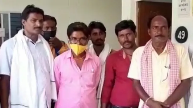 आनंदीलाल और उनके साथी