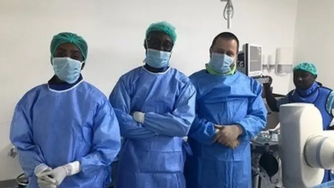 Some of di doctors wey do di surgery