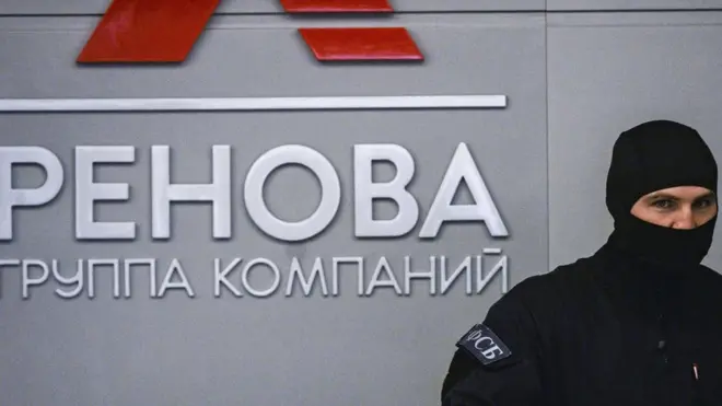 В компанию миллиардера Виктора Вексельберга пришли силовики