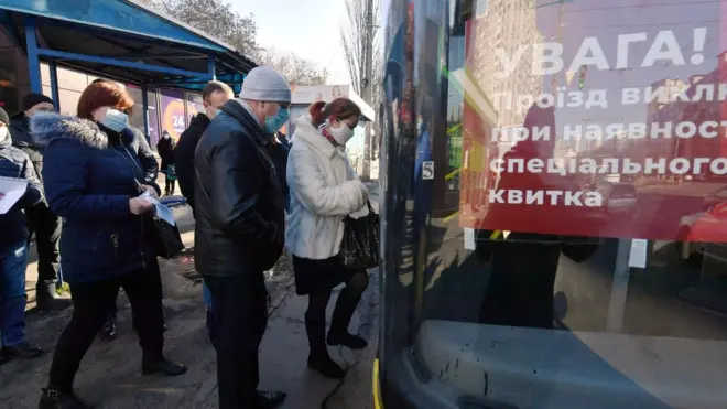 В киевский городской транспорт тоже запускабт в порядке очереди