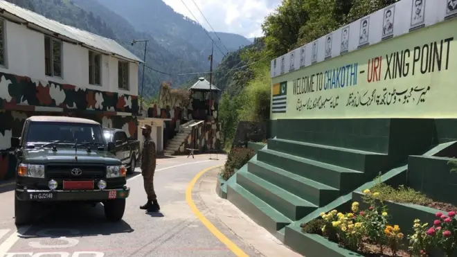 چکوٹھی سیکٹر میں داخل ہونے پر یہ سائن پوسٹ یہاں آنے والوں کا استقبال کرتی ہے