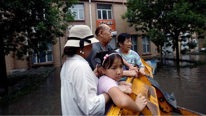 中国华北多地遭暴雨和洪水重创，距离北京60公里的河北小城涿州成为汛情最严重的地方之一。