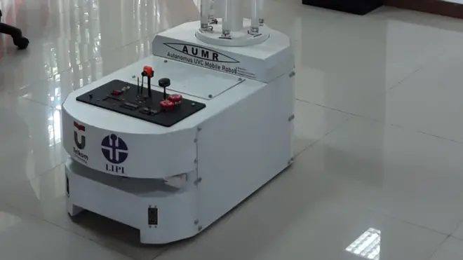 Robot bernama Autonomous UVC Mobile Robot atau disingkat AUMR ini bersenjatakan sinar ultraviolet tipe C atau UVC.