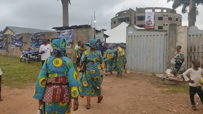 O ni ko si ifarada to tobi ju lati fi yẹ ẹ si fun ifẹ, aanu ati oore to ṣe fun awọn eniyan rẹ nigba to wa laye.