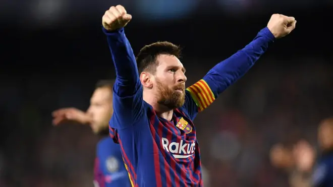 ميسي تألق في المباراة وسجل هدفين.