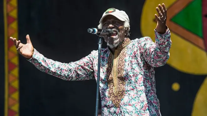 Alpha Blondy participe à Paris à une collecte de fonds pour les zone reculées du Tchad