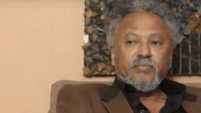 Jilaaga ayaa ah qofkii ugu danbeeyay ee caan ah oo magangalya waydiista