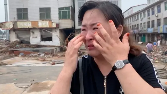 水災災民痛哭