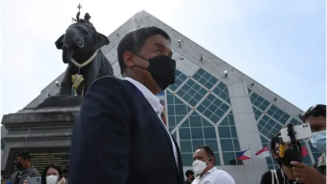 นายชัชชาติเข้าสักการะสิ่งศักดิ์สิทธิ์ที่ศาลาว่าการ กทม. (ดินแดง) โดยระบุว่า วันธรรมดาจะลุยทำงานภายในศาลาว่าการฯ ส่วนวันเสาร์-อาทิตย์ จะลงพื้นที่เพื่อพูดคุยกับประชาชน ดูหน้างาน และติดตามการก่อสร้างต่าง ๆ ที่เป็นปัญหา