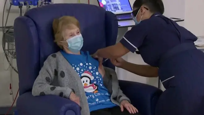 英国人接种疫苗