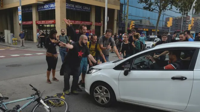 Roadblock in Barcelona, 3 Oct 17