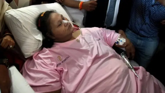 Dhakhaatiirtu waxay sheegeen in Eman Abd El Aty ay ka go'ay in kabadan 250kg oo cayil ah