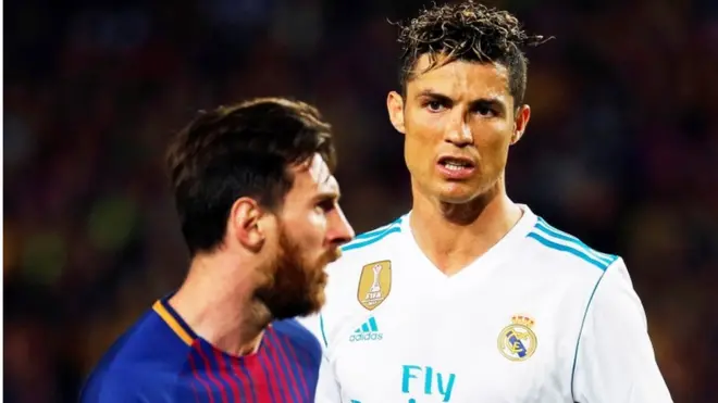 Cristiano Ronaldo dan Lionel Messi sama-sama belum pernah memenangi Piala Dunia, walau telah mengoleksi beragam trofi.