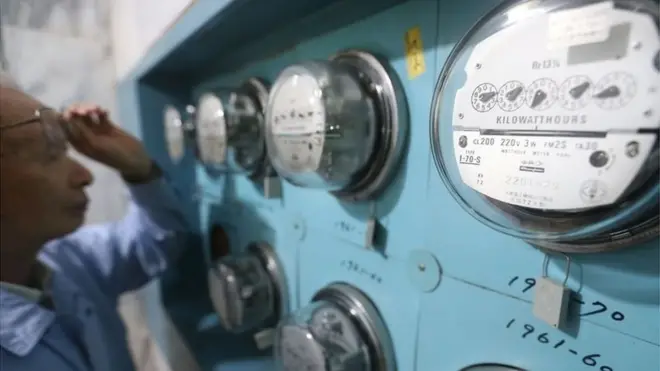 台湾现行电压是110V，电压改成220V将是一项重大工程