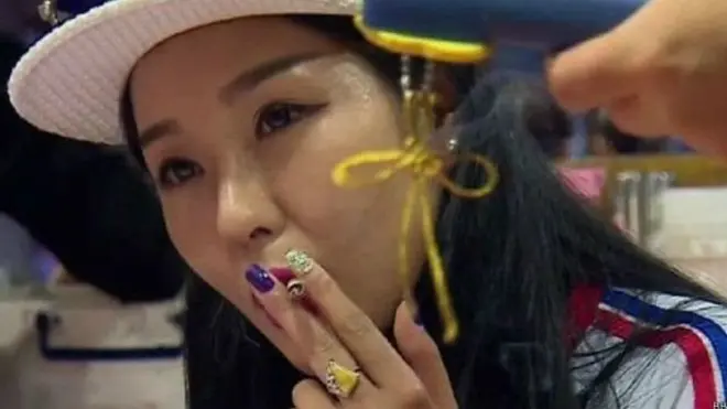 雖然一些年輕女性抽煙，但許多女性肺癌患者沒有吸煙史。