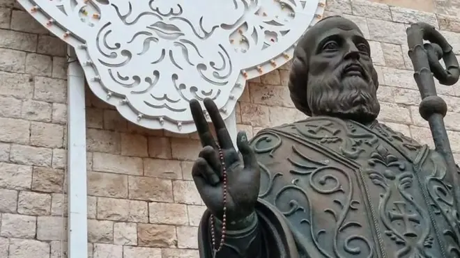 sveti nikola, statua svetog nikole u bariju