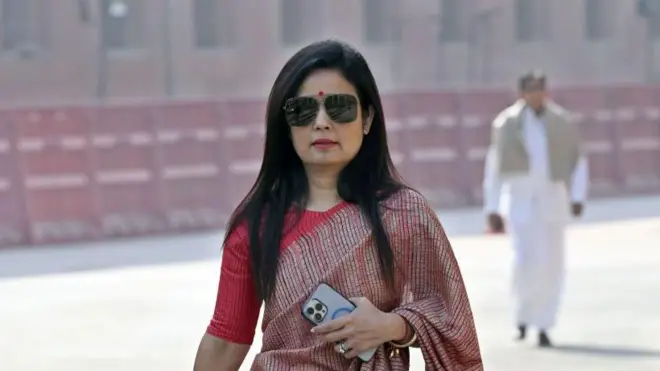 महुआ मोइत्रा