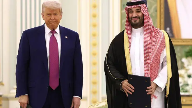 ترامب وبن سلمان في مستهل جولة للرئيس الأمريكي في الخليج 