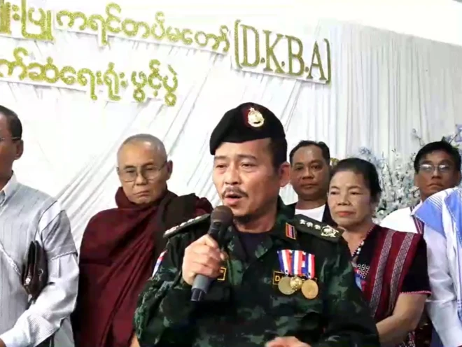 ဇူလိုင် ၁၂ ရက် DKBA ဘားအံရုံးခန်းဖွင့်ပွဲမှာတွေ့ရတဲ့ စစ်ဦးစီးချုပ်အသစ် ဒုတိယဗိုလ်ချုပ်ကြီး စောရွှေဝ 