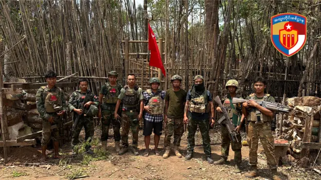 လေးကေစခန်းအပြင် ပဲခူးတိုင်း၊ ရွှေကျင်မြို့နယ်ထဲက စစ်တပ်ရဲ့လက်ယက်စခန်းကိုလည်း အခုသီတင်းပတ်အတွင်းမှာ သိမ်းခဲ့တယ်လို့ တိုက်ခိုက်ရာမှာပါဝင်တဲ့အထူးတိုင်းစစ်ဌာနက ဧပြီလ ၁၂ ရက်ညနေပိုင်းမှာ သတင်းထုတ်ပါတယ်