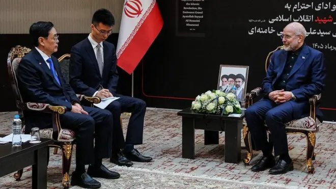 محمدباقر قالیباف، رئیس مجلس ایران ۳ ژوئیه ۲۰۲۶ (۱۳ تیر ۱۴۰۵) با هه وی، نایب‌رئیس کمیته دائمی کنگره ملی خلق چین، در تهران دیدار کرد