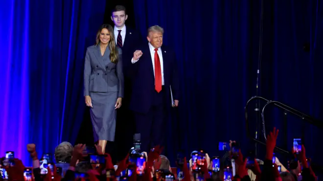 ترامب يفوز في ولايات متأرجحة