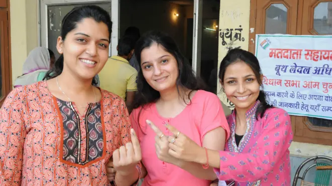 हरियाणा के अंबाला में वोट देकर निकलीं महिला वोटर (फ़ाइल फ़ोटो)