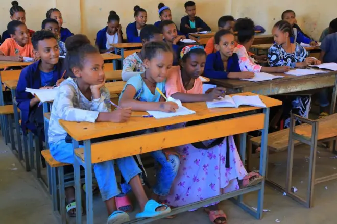 ተማሪዎች በትምሕርት ላይ