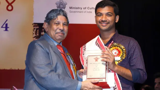 రమేశ్ కార్తీక్ నాయక్‌‌కు కేంద్ర సాహిత్య అకాడమీ యువ పురస్కారం వచ్చింది.